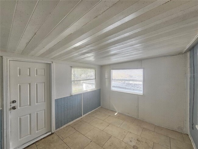 Photo - 503 Longfellow Blvd