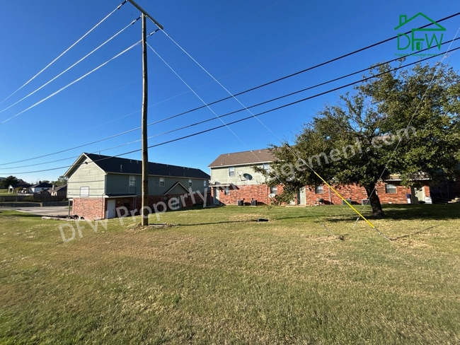 Photo - Cute 2-Bed/1.5-Bath Townhome for Lease in ... Unit B3