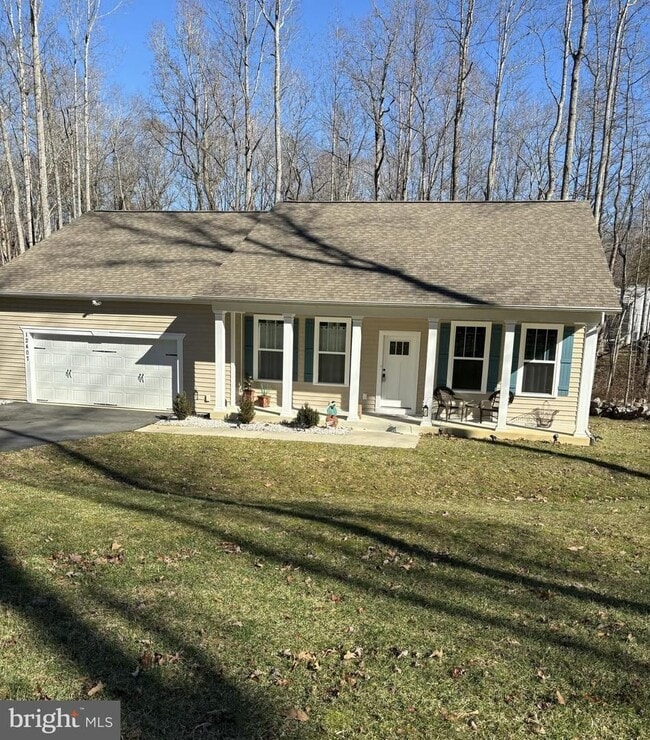 Building Photo - Adorable, Newer Home