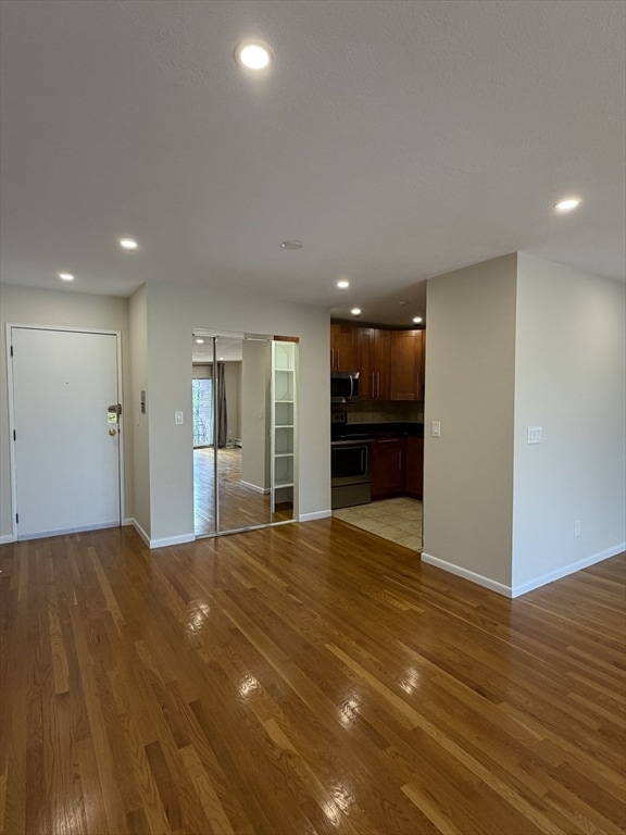 Photo - 383 Langley Rd Unidad 11