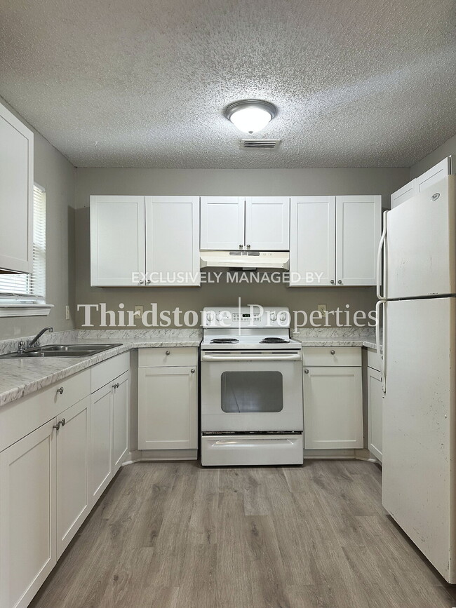 Photo - 2148 Baldwin St