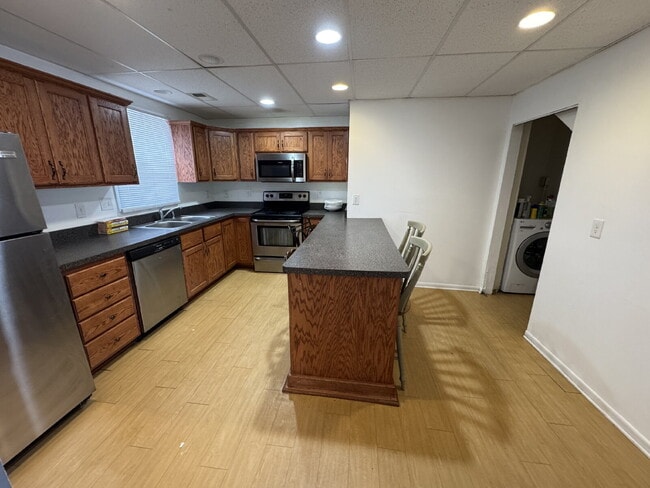 Building Photo - 1518 Park Ave Unit 1