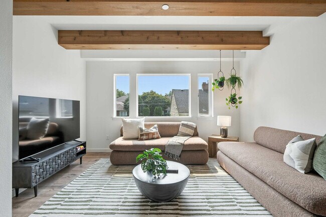 Photo - 925 NE 23rd Ave Unit ID1309877P