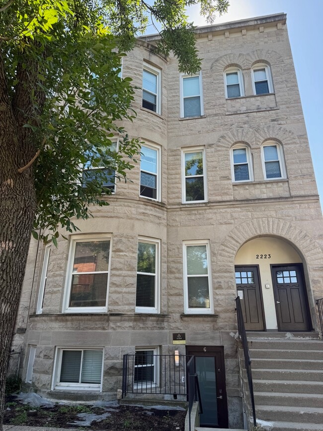 Building Photo - 2223 W Washington Blvd Unit G Rental