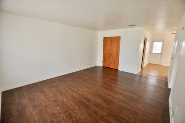 Photo - FOR LEASE!  Cute 1 Bedroom - 1 Bath - Duplex in Weatherford.