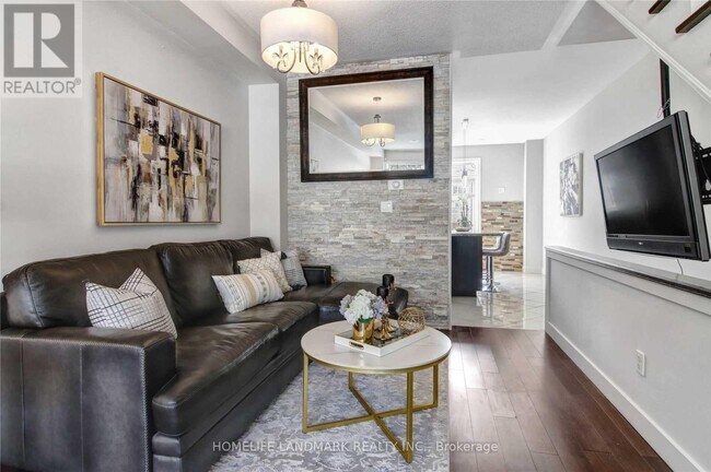 Photo - 25 Hounslow Ave