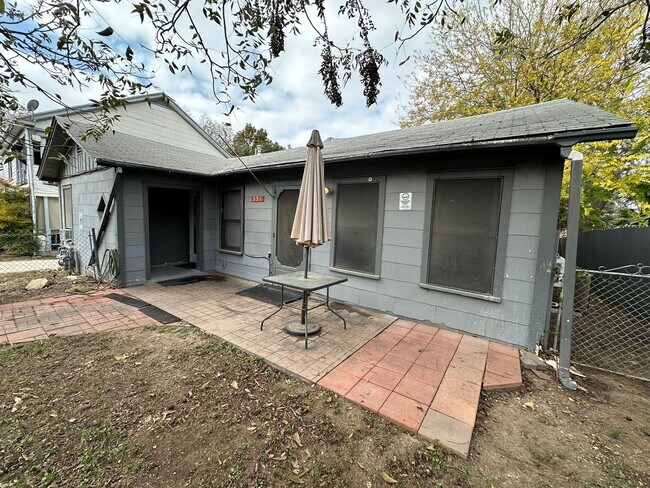 Photo - 2-BEDROOM DUPLEX IN MAHNCKE PARK