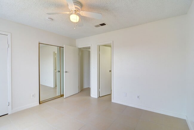 Building Photo - 2981 Country Manor Ln Rental