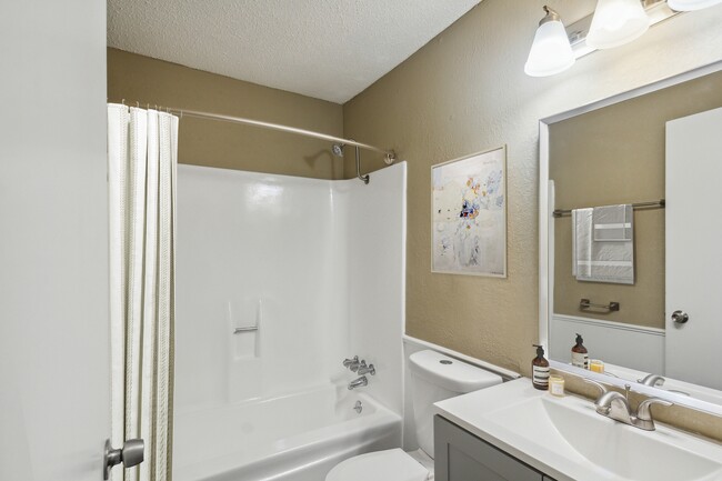 Bathroom Ascend Moore Ok - Ascend Apartments
