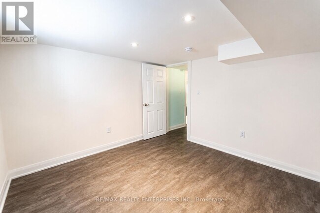 Photo - 1078 Sawyer Ave