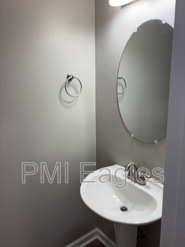 Photo - 135 Country Ln