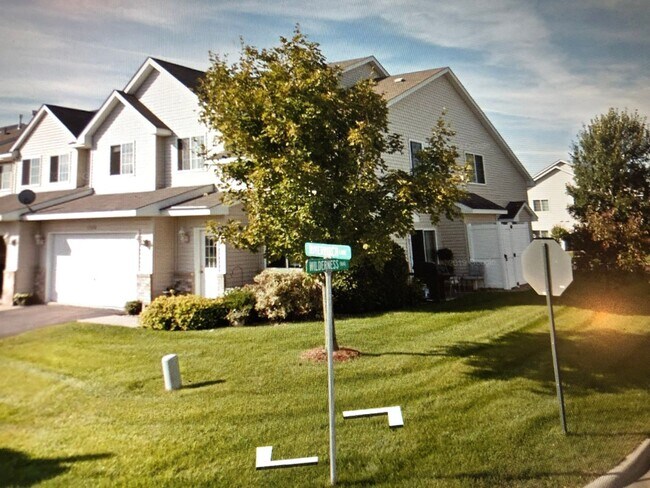 Building Photo - 17320 River Birch Ln Unit 17320