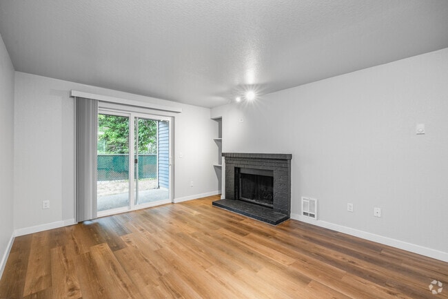 2BR, 2BA - 980SF - Living Room