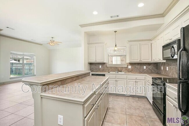 Photo - 3315 Southlake Ave