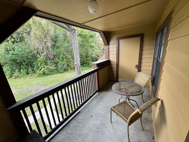 Building Photo - 360 Lake Ontario Ct Unit 204