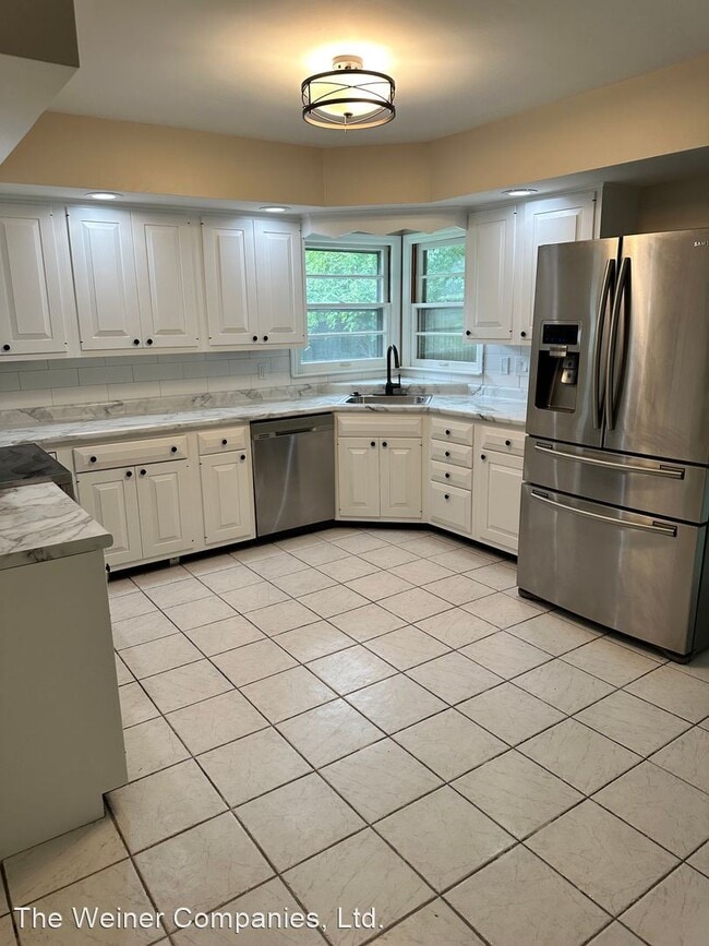 4 br, 3 bath House - 2006 S. Race St. - 4 br, 3 bath House - 2006 S. Race St.