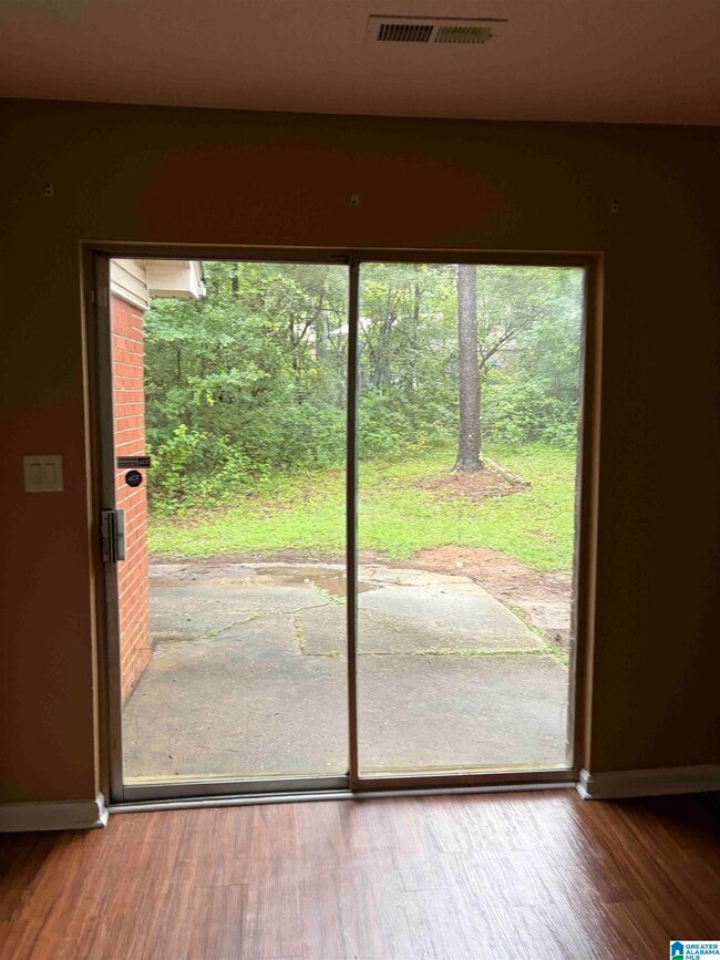 Photo - 1902 Lyle Dr