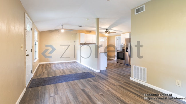 Photo - 1584 Selma Ave