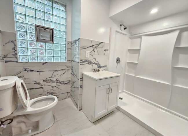 Photo - 121 N Menard Ave Unidad 2