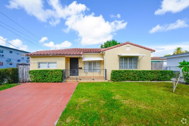 Building Photo - 225 NW 14th Ave Rental