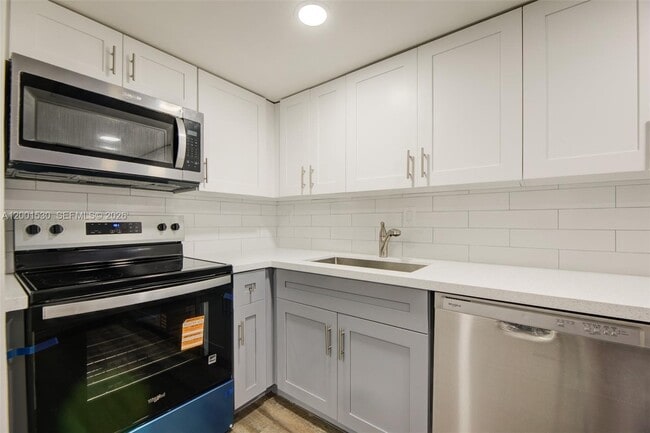 Photo - 565 NW 97th Ave