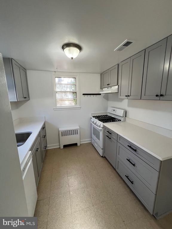 Photo - 1331 E Longview Dr