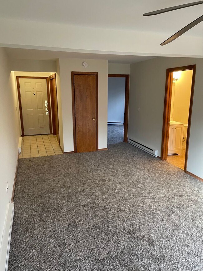 Photo - 492 East St