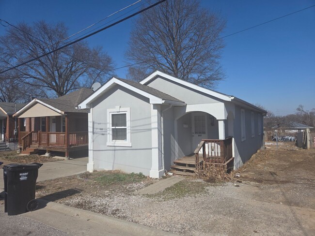 Building Photo - Single Family House with finished basement, garage, and backyard!