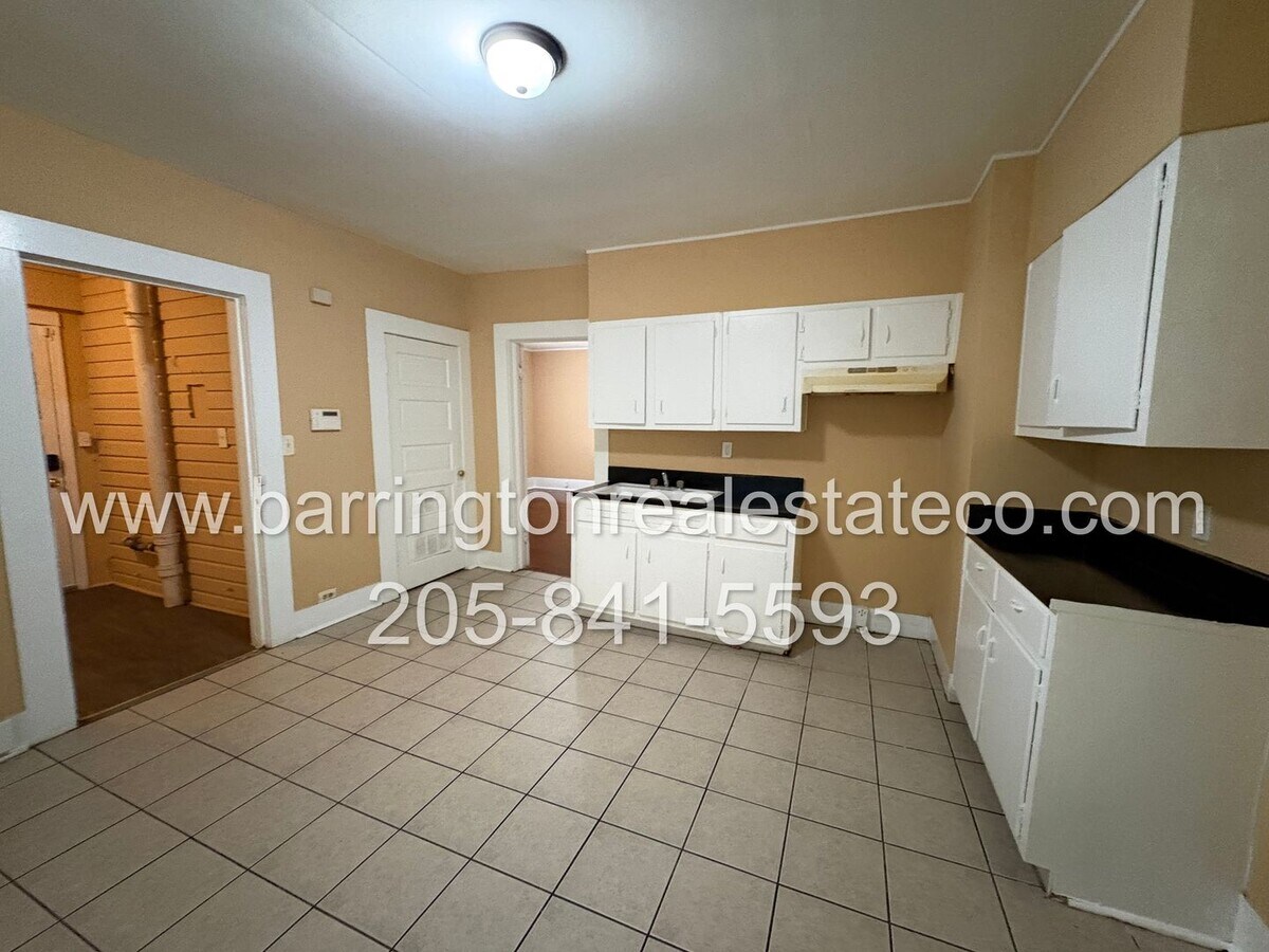 Photo - 4745 Avenue R