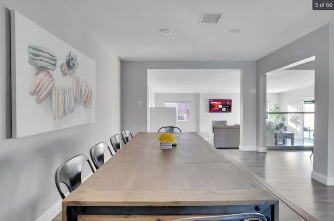 Photo - 11461 West St