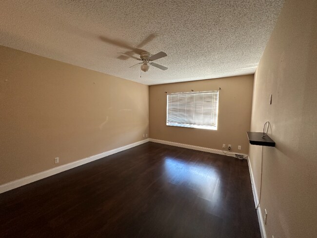 Photo - 5961 N Falls Cir Dr Unit 309