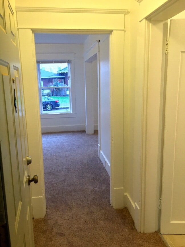 Photo - 505 SE Lyon St