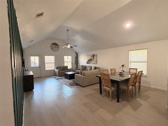Photo - 21106 Kirkland Woods Dr