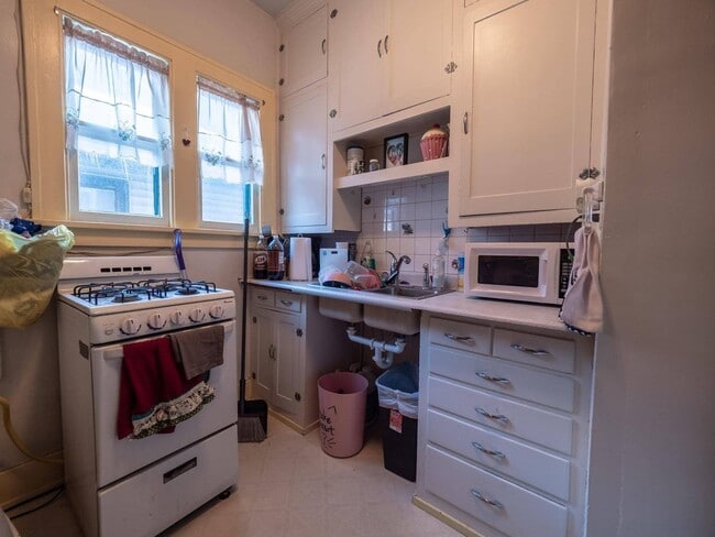 Photo - RC - 01 - Avon St Unidad 1216