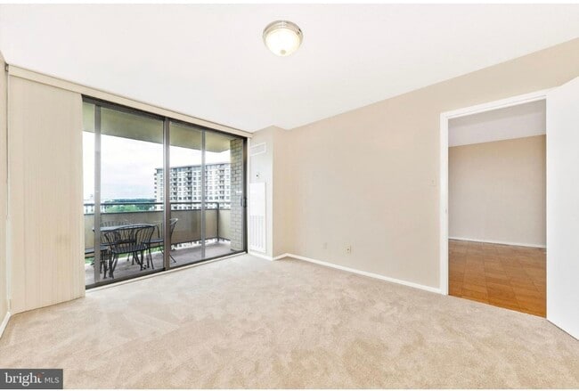 Photo - 5225 Pooks Hill Rd Unit 1219N