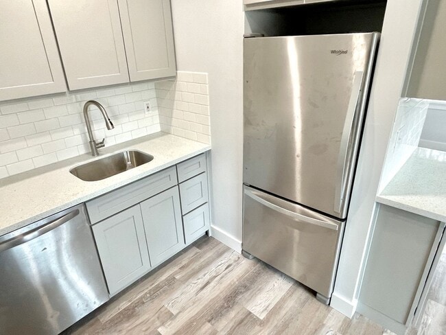 Photo - Powellhurst-Gilbert Remodeled Bungalow, Fenced Yard, Off-Street Parking, In-Unit Laundry