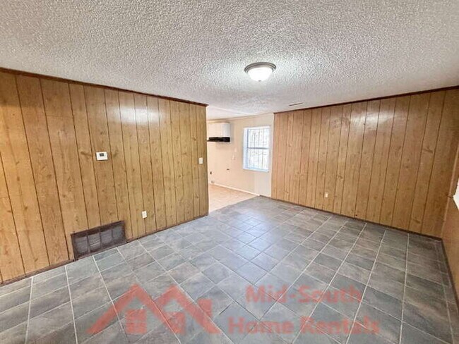 Photo - 3205 Madewell St