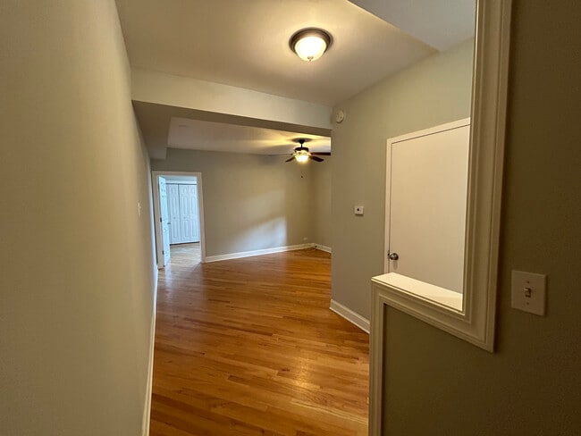 Building Photo - 894 Green Bay Rd Rental