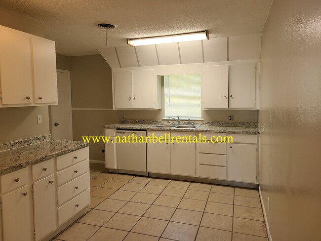 Photo - 2320 W Austin St