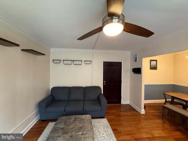 Building Photo - 922 S Washington St Unit 201 Rental