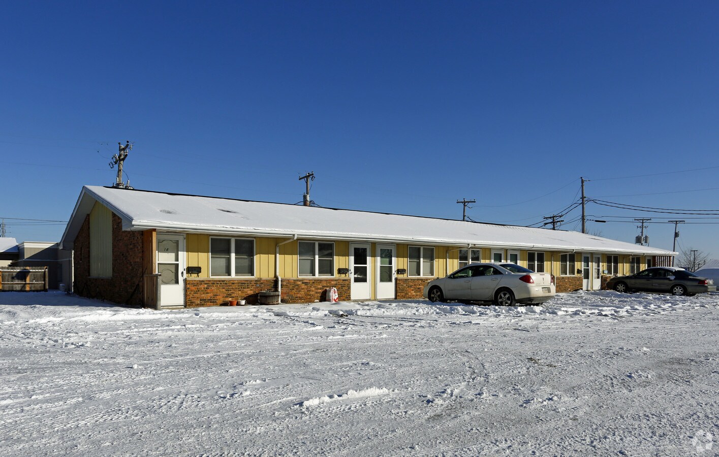 Walnut Street Apartments - Walnut Street Apartments