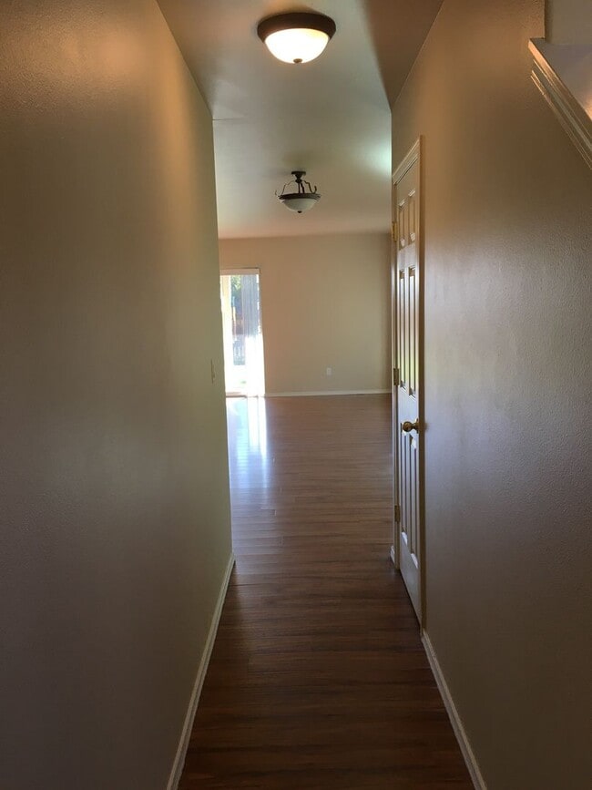 Photo - 3 Bedroom Duplex in SW Redmond