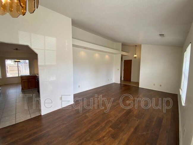 Photo - 5936 W Oak Ave