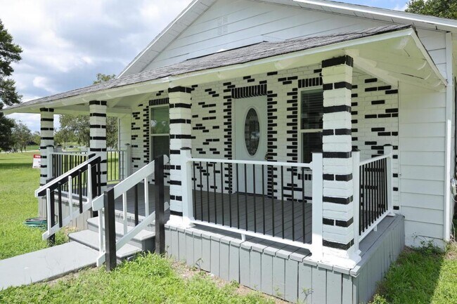 Photo - 809 Adams St