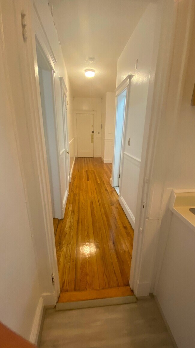 Photo - 39 Glenville Ave