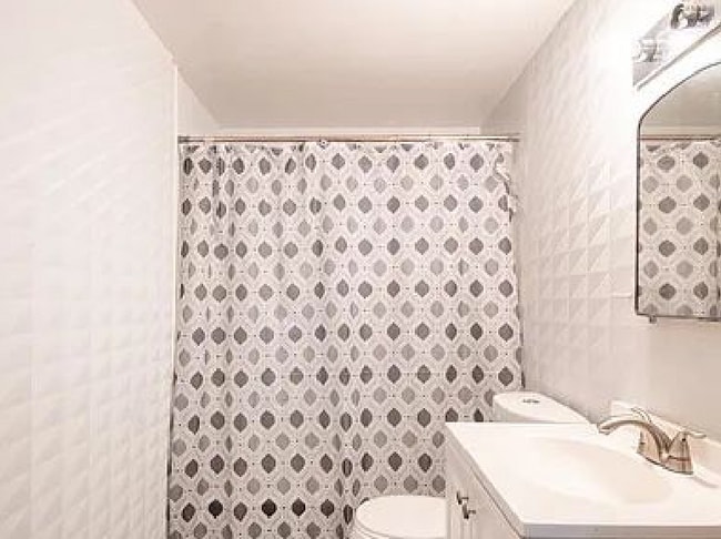 Baño - 294 Shields Rd Unidad 2