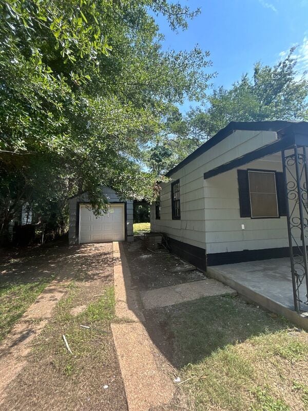 Photo - 236 Decelle St