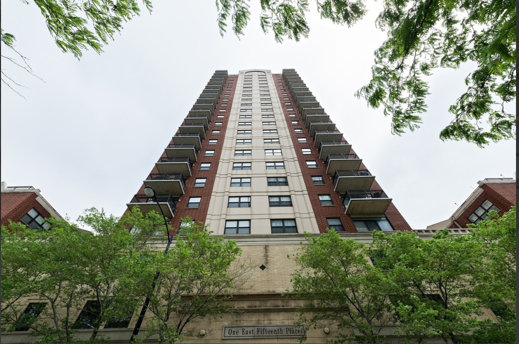 Outside the building - 1529 S State St (Chicago, IL)