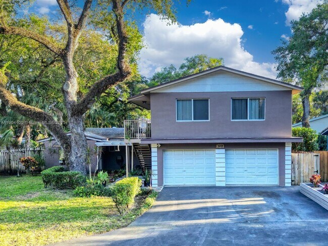 Photo - 1610 SW 30th Pl