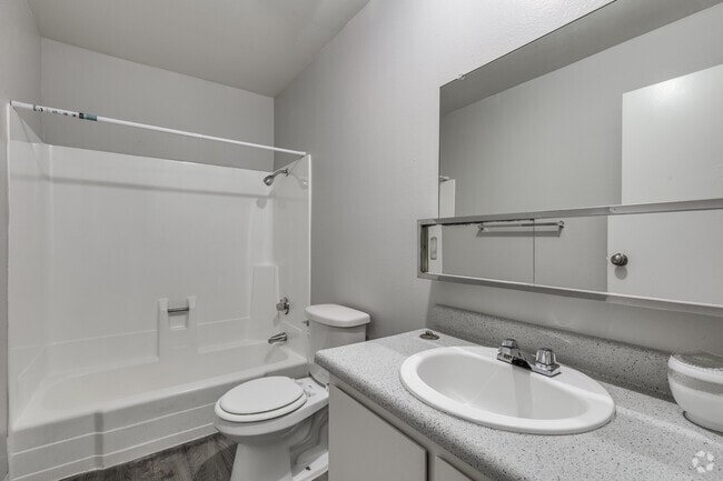 1 BR, 1 BA (Pearl) - 627 SF